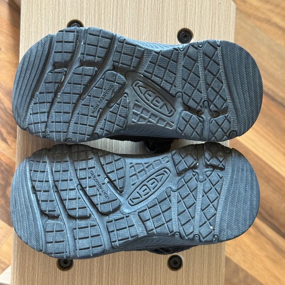 KEEN Motozoa Hybrid WaterTrail Lightweight Closed-Toe Sport Sandals Sz 10